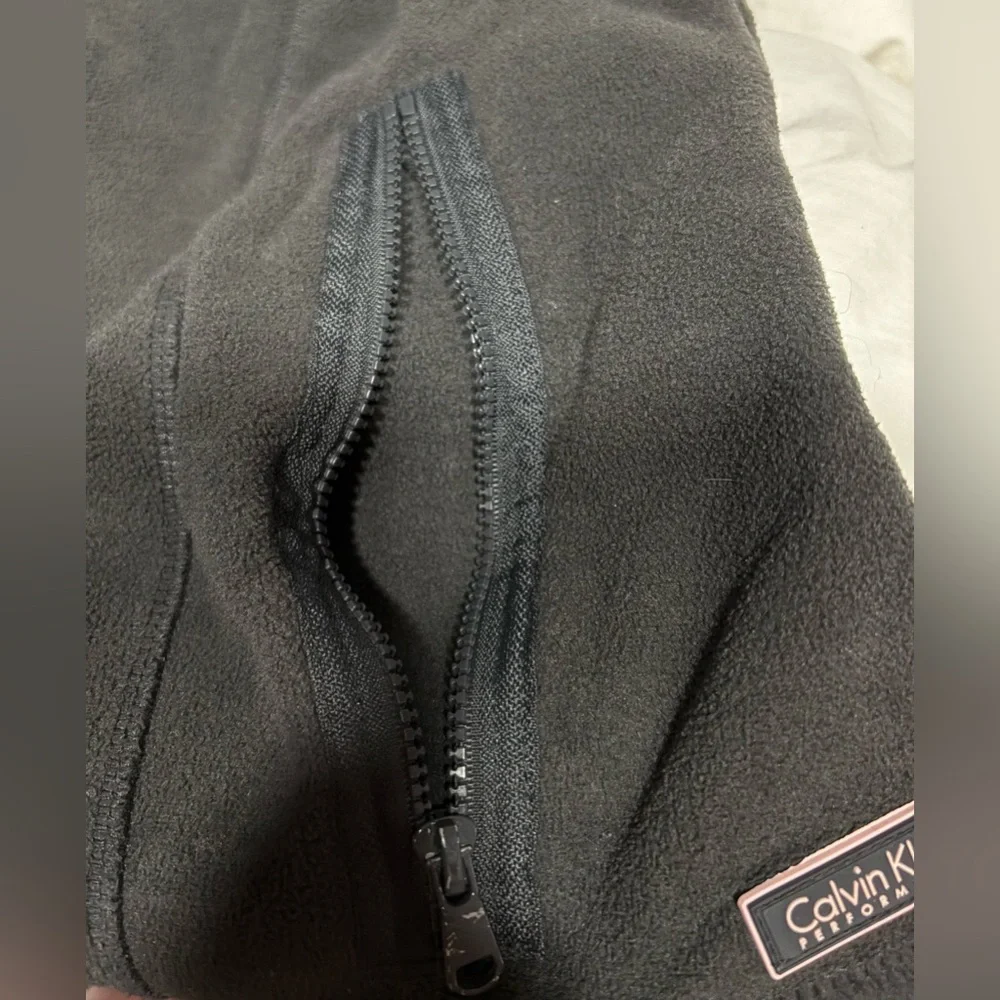 Calvin Klein Performance Vest - Picture 4 of 6